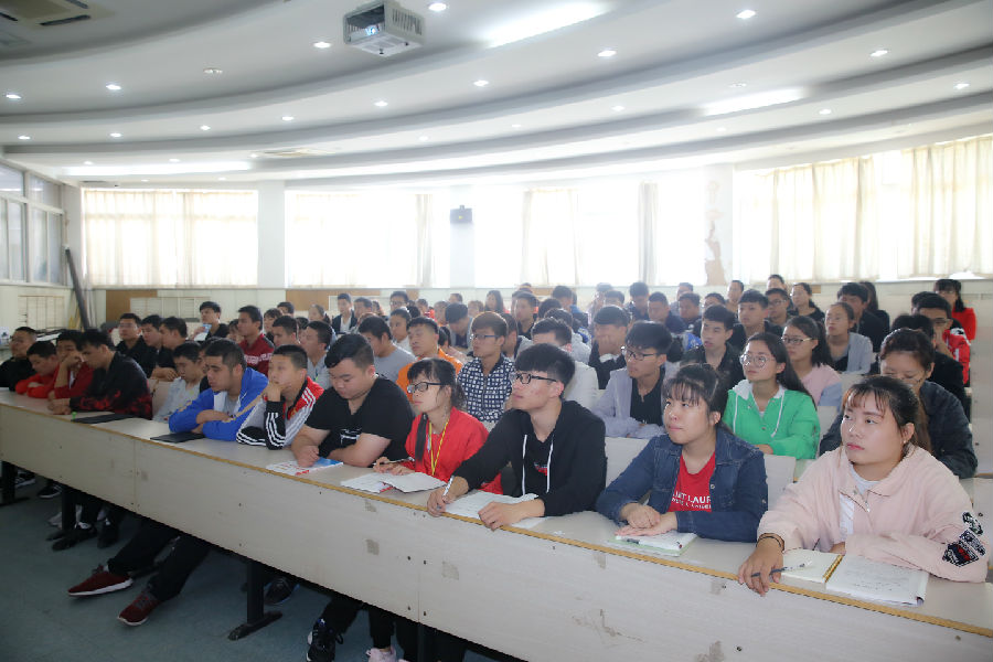 院长学生.jpg