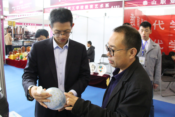 院长李心沁到会指导.jpg